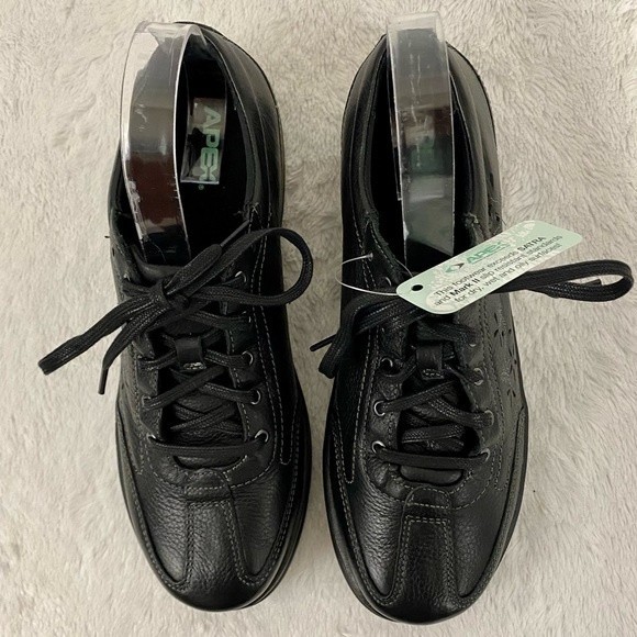 NEW Apex Robyn Petal Sneakers Women’s Size 9.5 Black Leather Cut Out Flowers - Picture 6 of 16